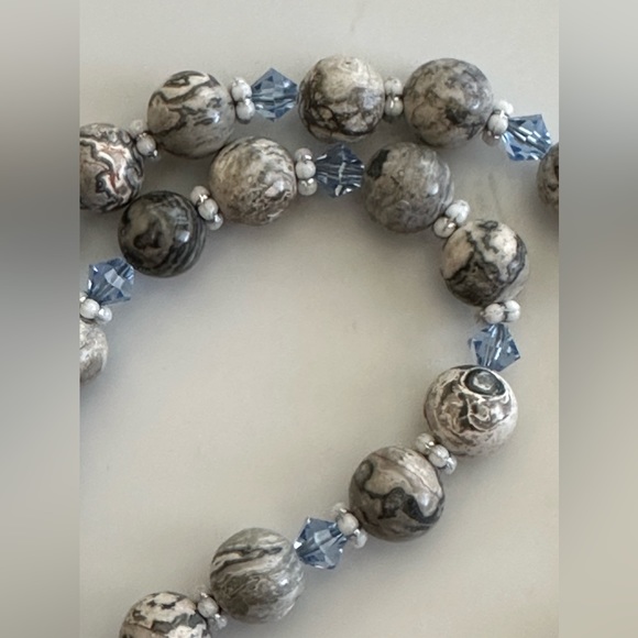 24 inch Grey Map and Labradorite Gemstone bead Necklace NWOT - Picture 6 of 14